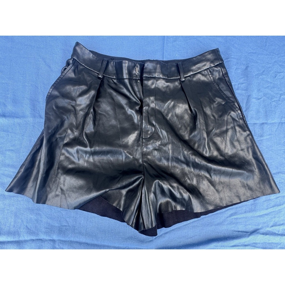 Avec Les Filles Black Faux Leather High-Waisted Pleated Shorts Women’s Large
